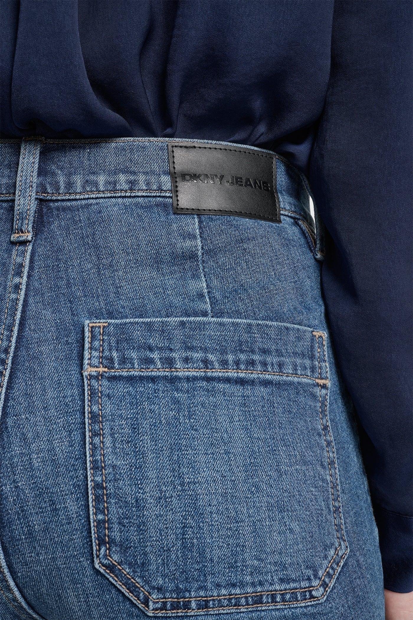 HIGH-RISE RELAXED FLARE WITH POCKETS