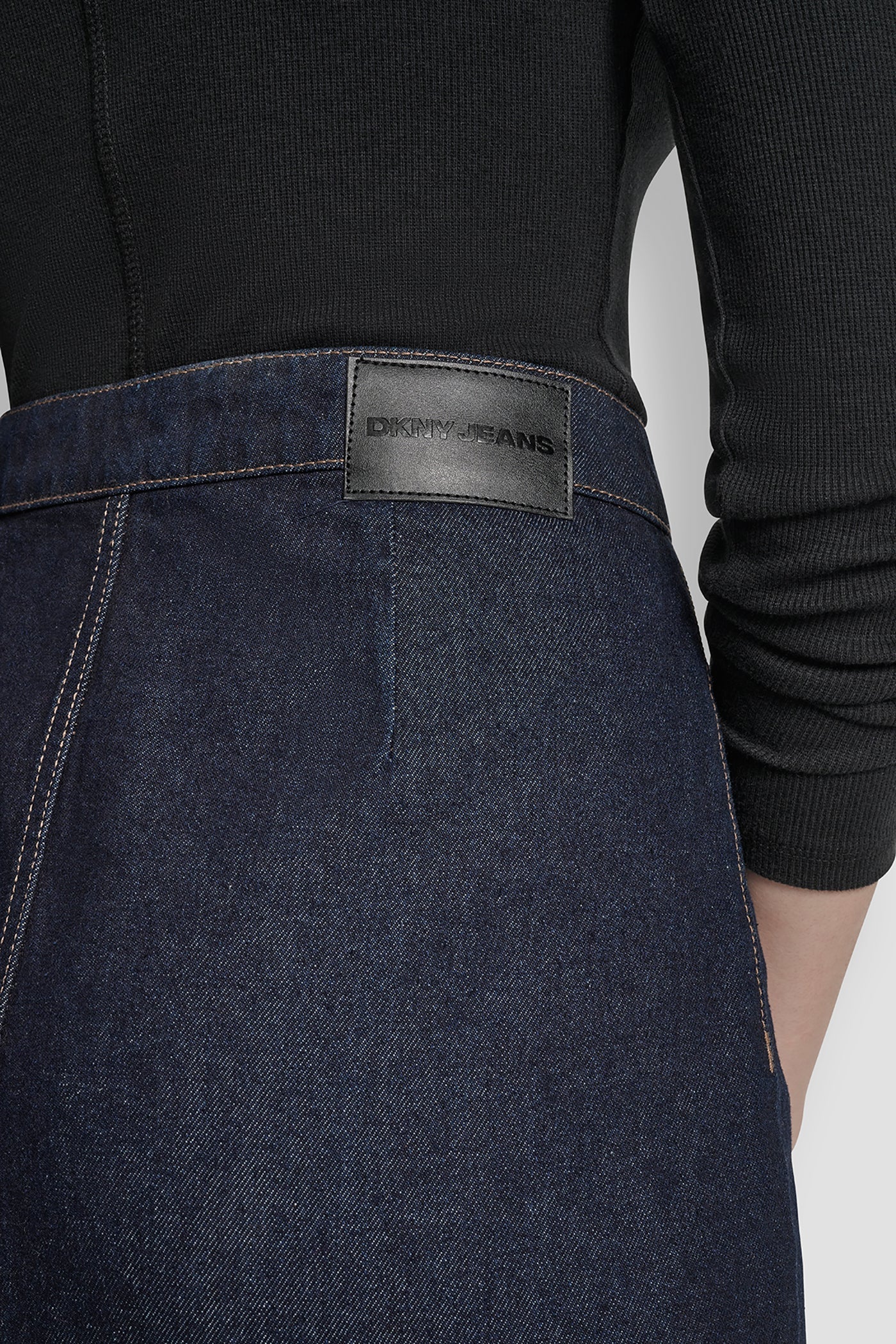 HIGH-RISE BUTTON FRONT MINI SKIRT
