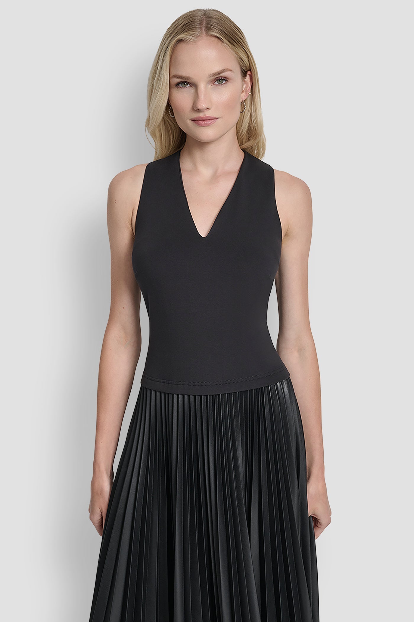 SLEEVELESS V NECK TOP WITH PLEATED SKIRT