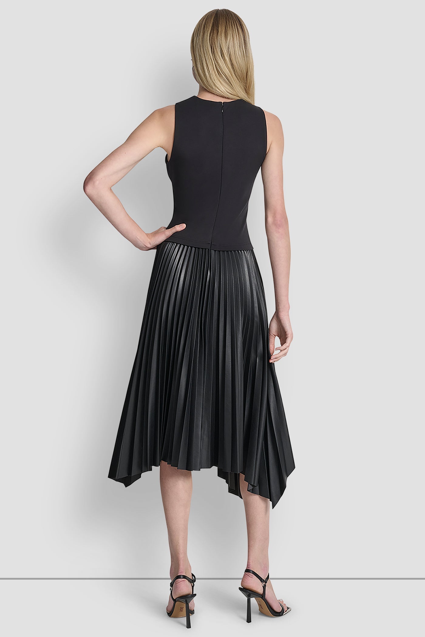SLEEVELESS V NECK TOP WITH PLEATED SKIRT