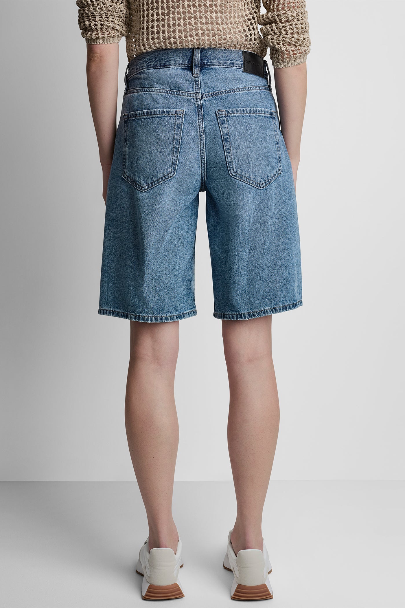 MID-RISE RELAXED DENIM SHORT