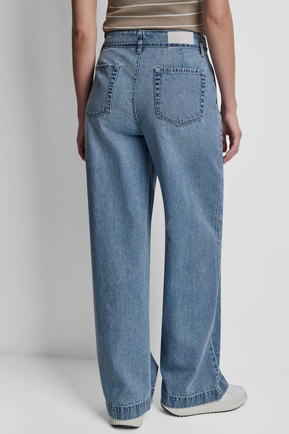 HIGH-RISE WIDE LEG JEAN