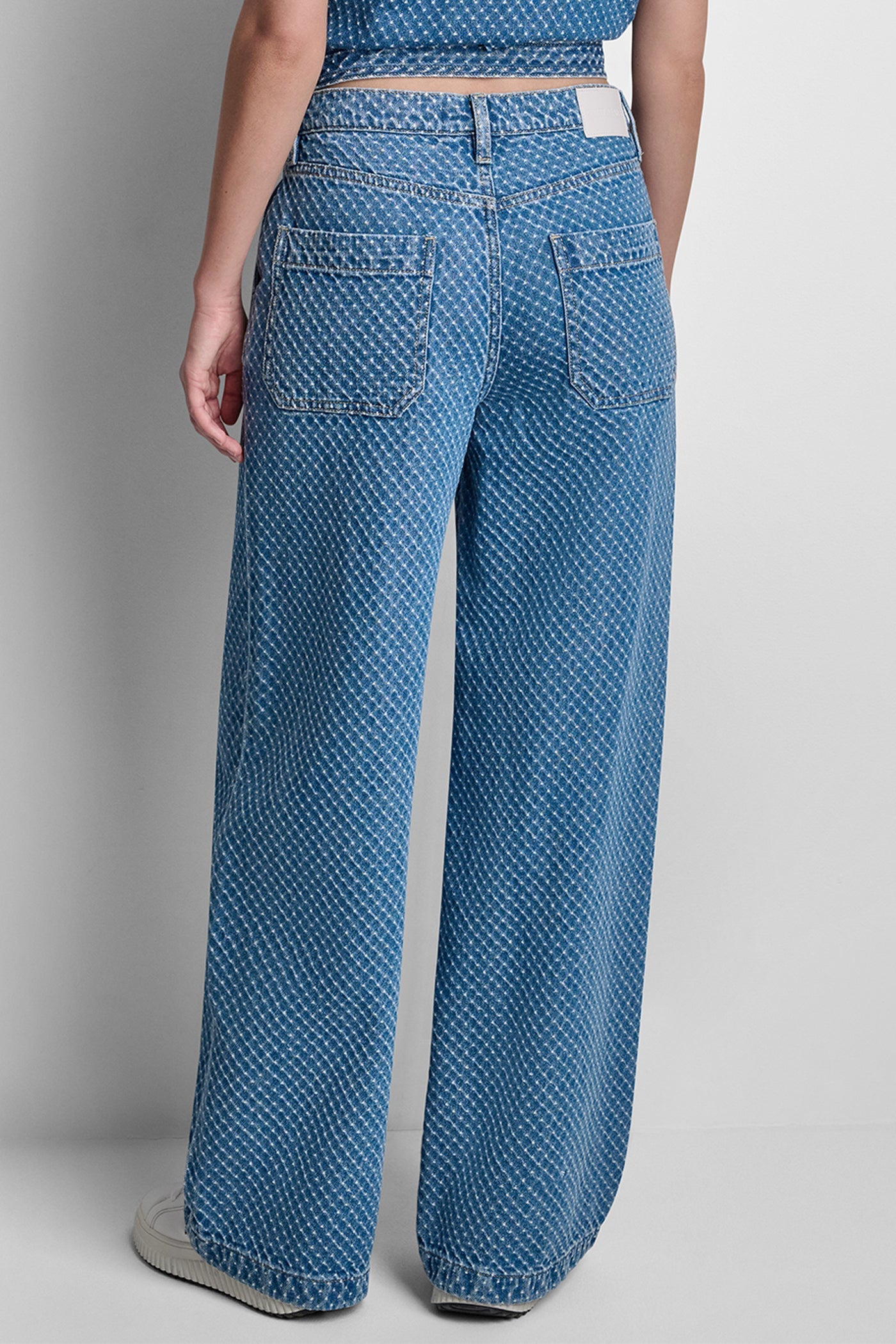 MID-RISE WIDE LEG WITH SLASH POCKETS