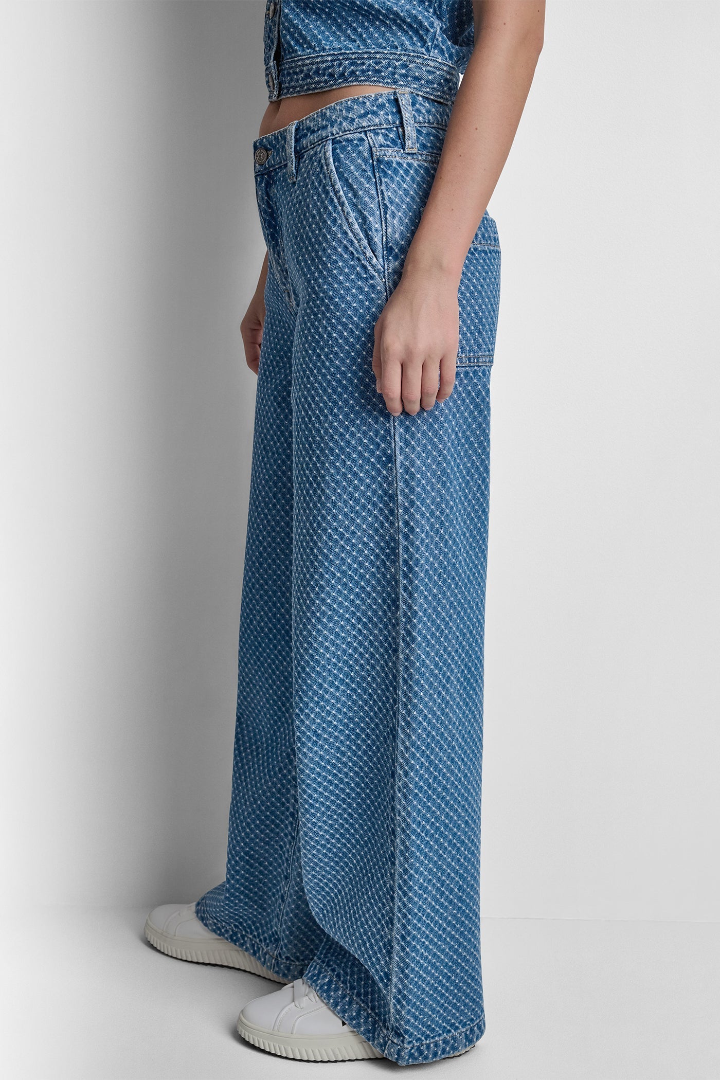 MID-RISE WIDE LEG WITH SLASH POCKETS