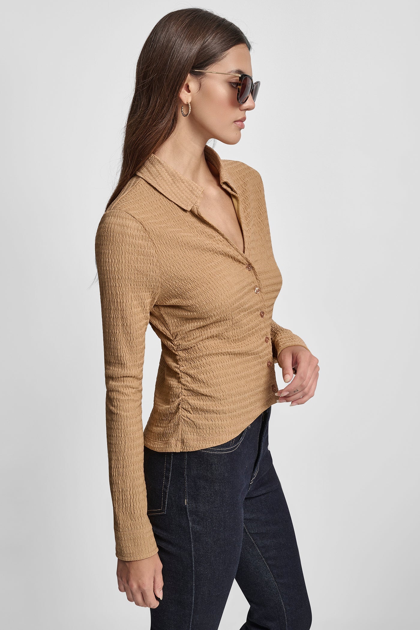 RIPPLE LACE VNECK SHIRT
