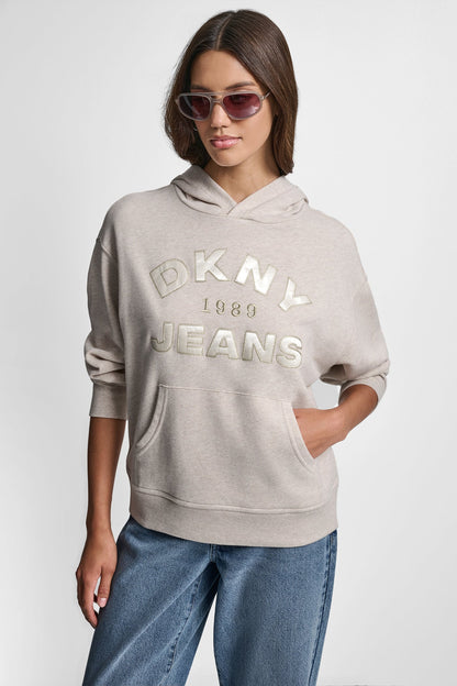 DKNY JEANS SATIN APPLIQUE CHAINSTITCH LOGO SWEATSHIRT