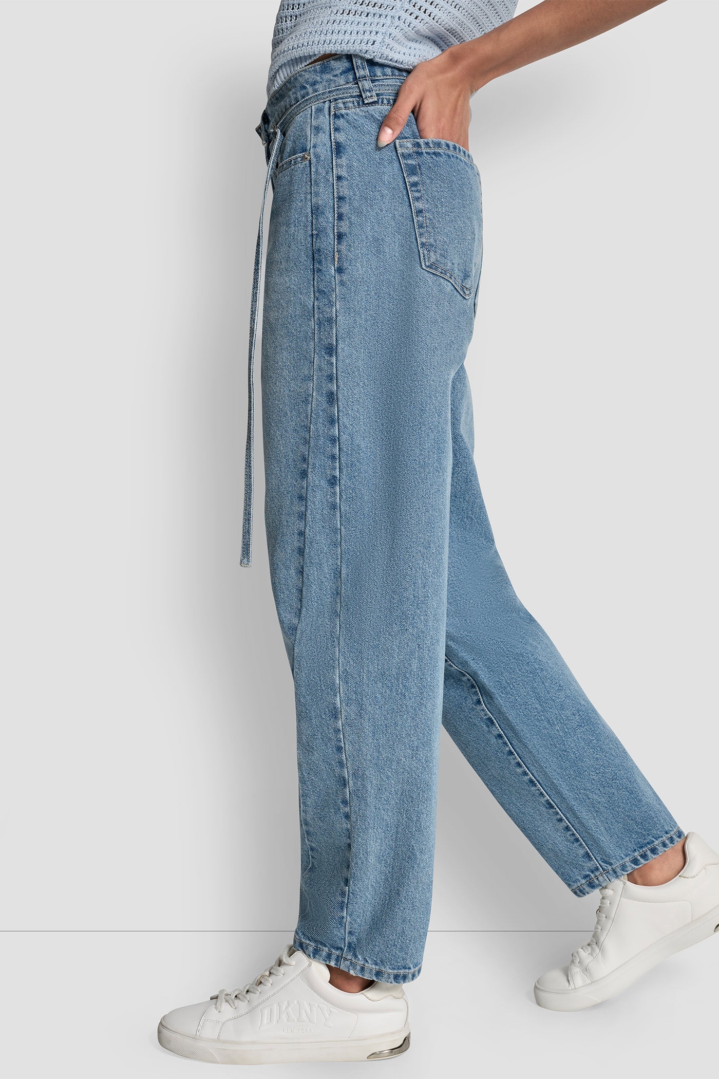 MID-RISE BARREL JEANS
