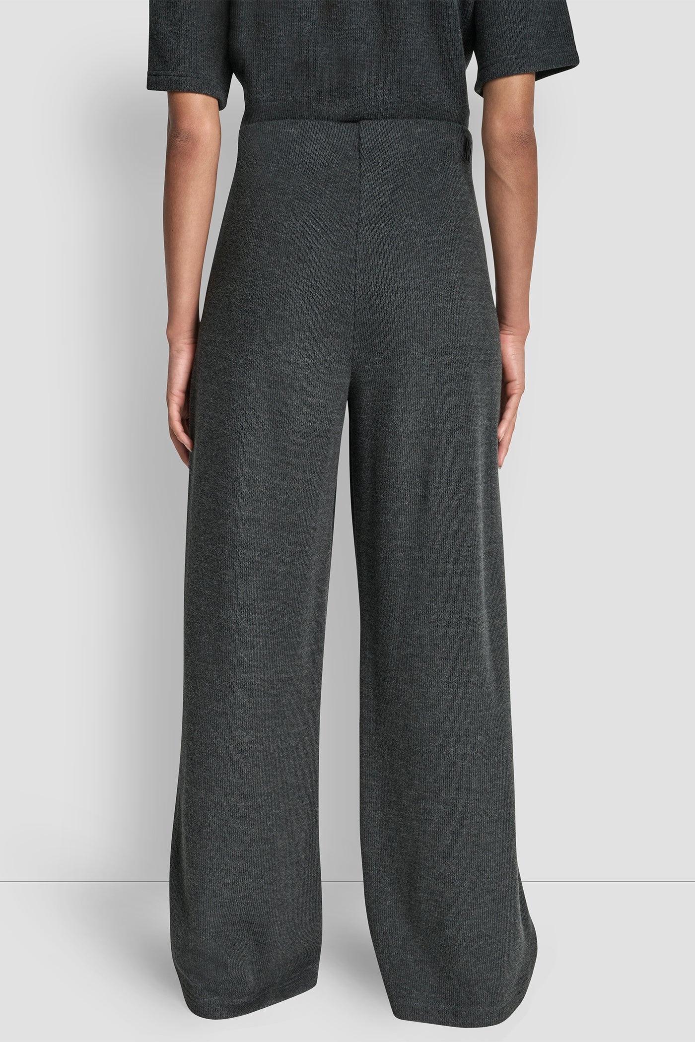HIGH-RISE WIDE LEG PANT