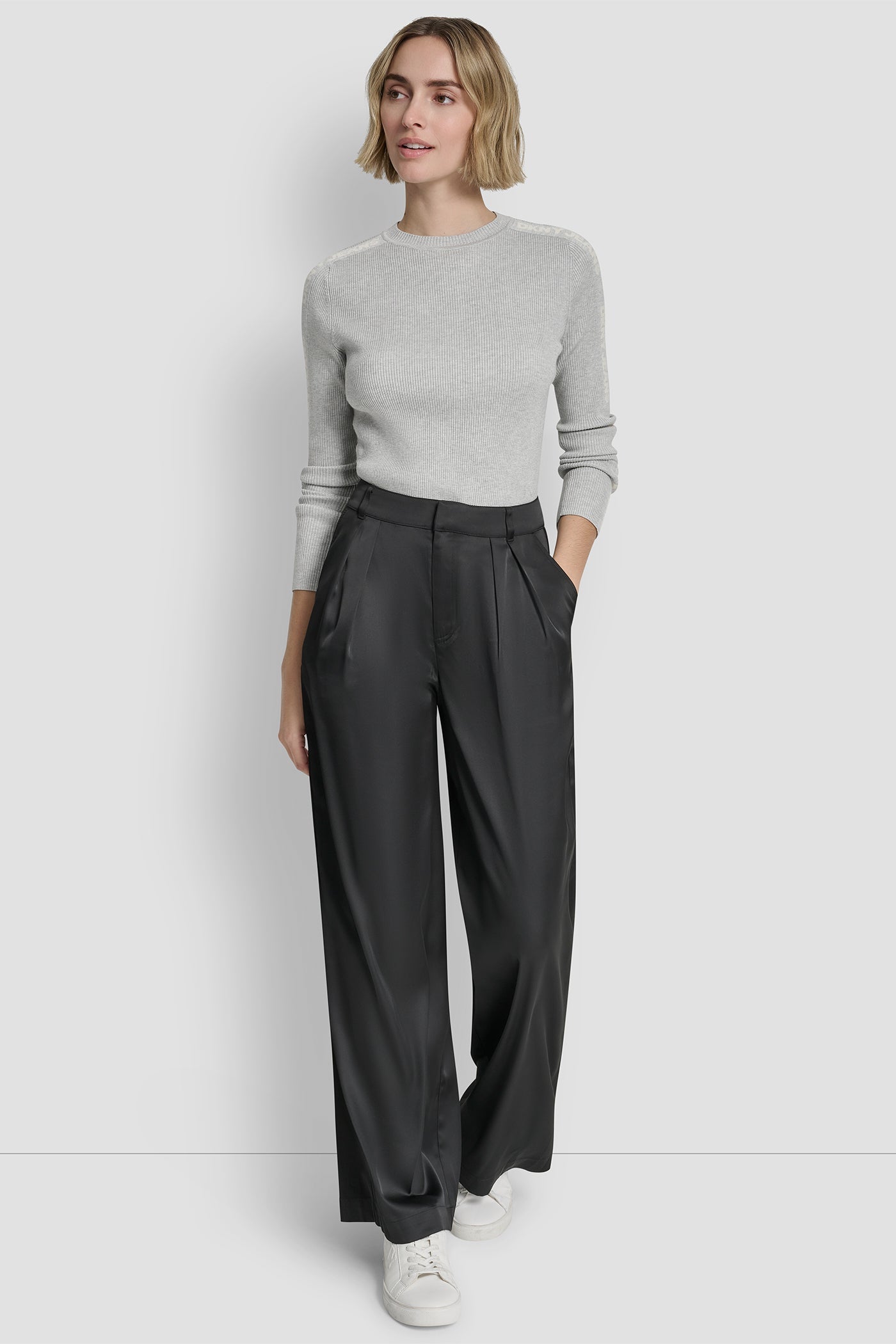 HIGH-RISE PLEATED WIDE LEG TROUSER
