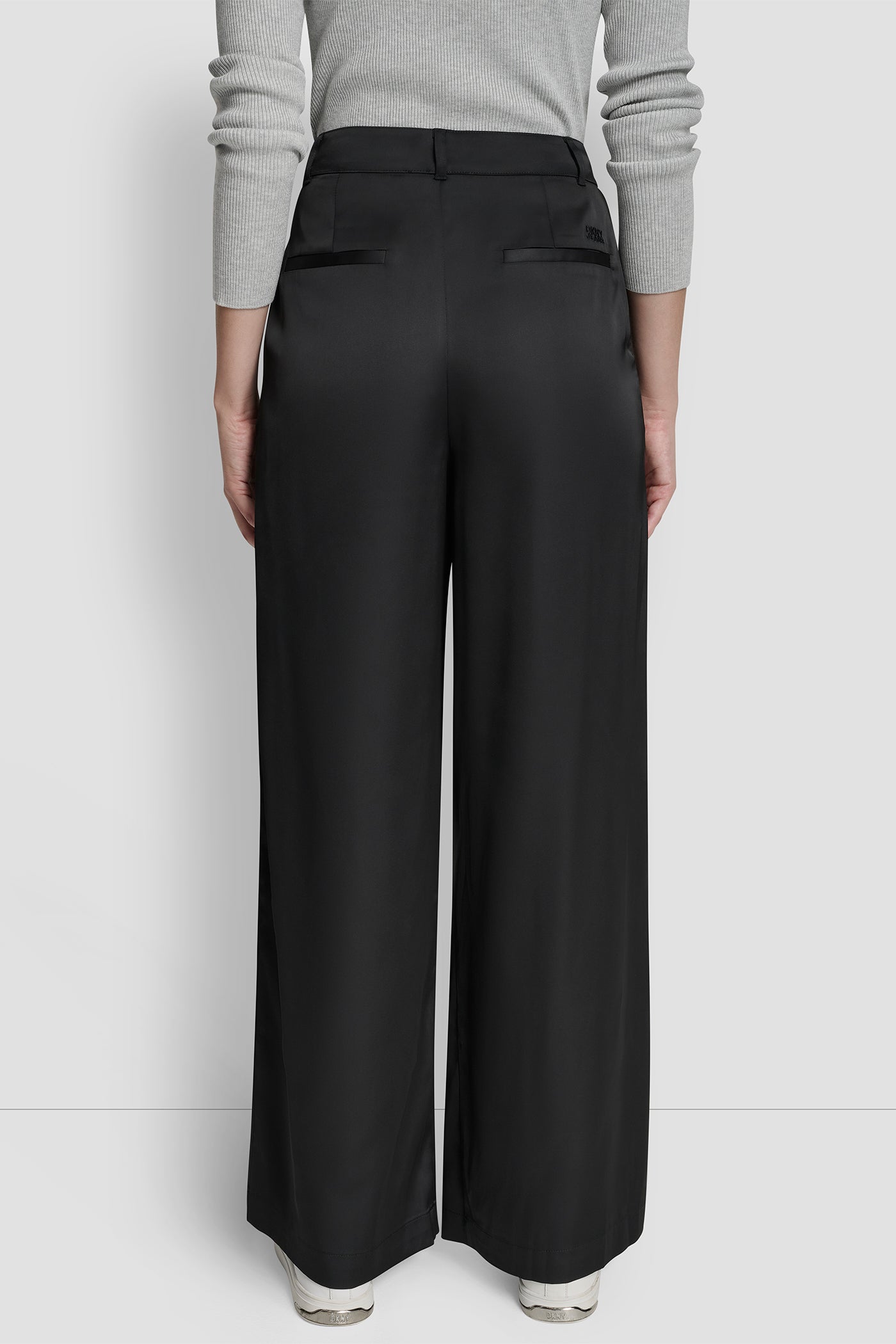 HIGH-RISE PLEATED WIDE LEG TROUSER