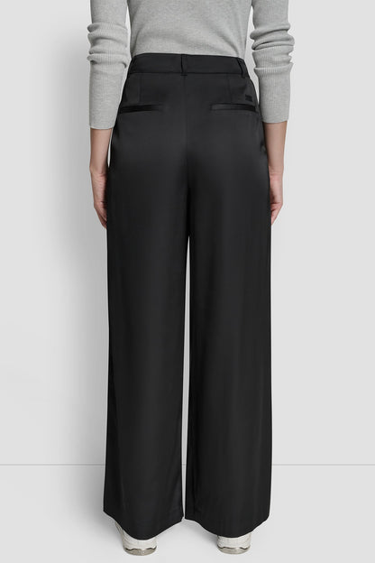 HIGH-RISE PLEATED WIDE LEG TROUSER