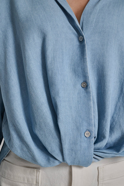 BUTTON-FRONT SHIRT WITH TWIST HEM