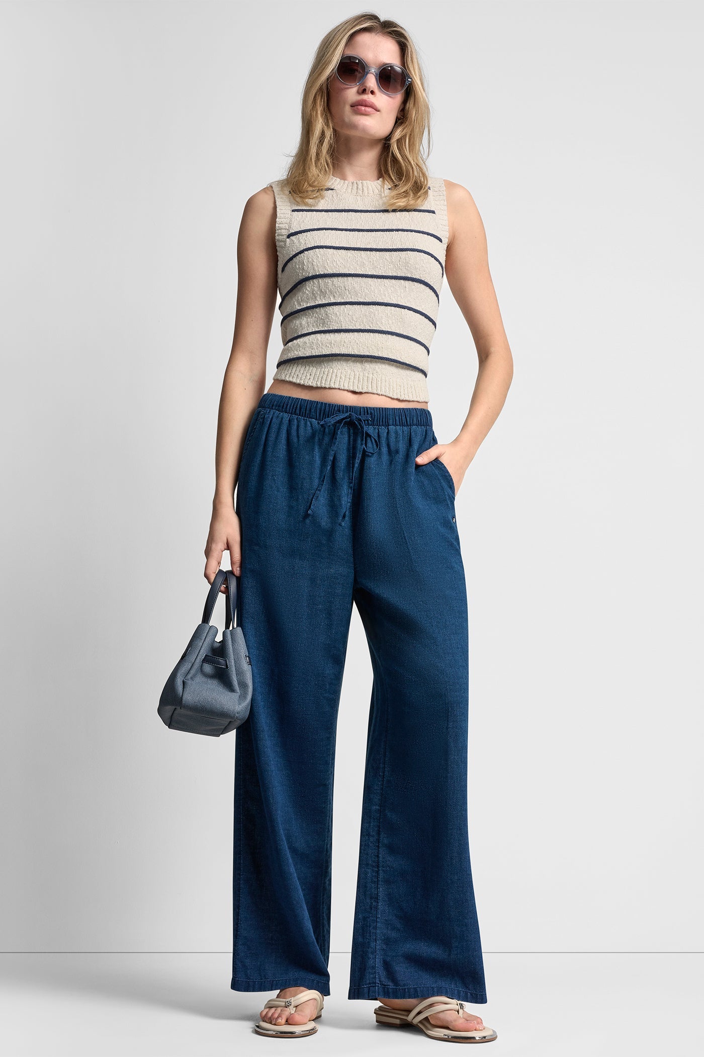 HIGH-WAIST PULL-ON PANT