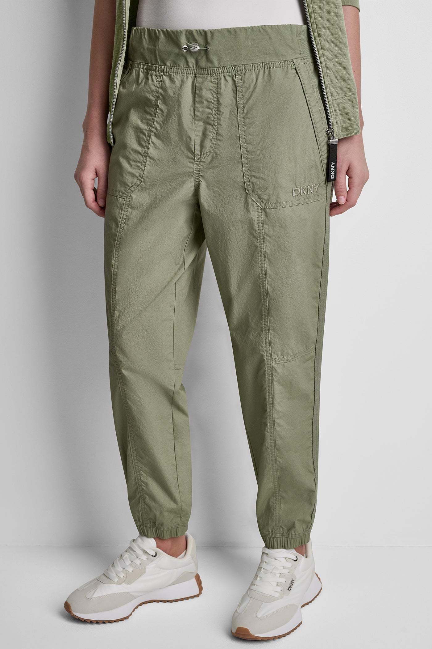 HIGH-RISE SLIM UTILITY JOGGER