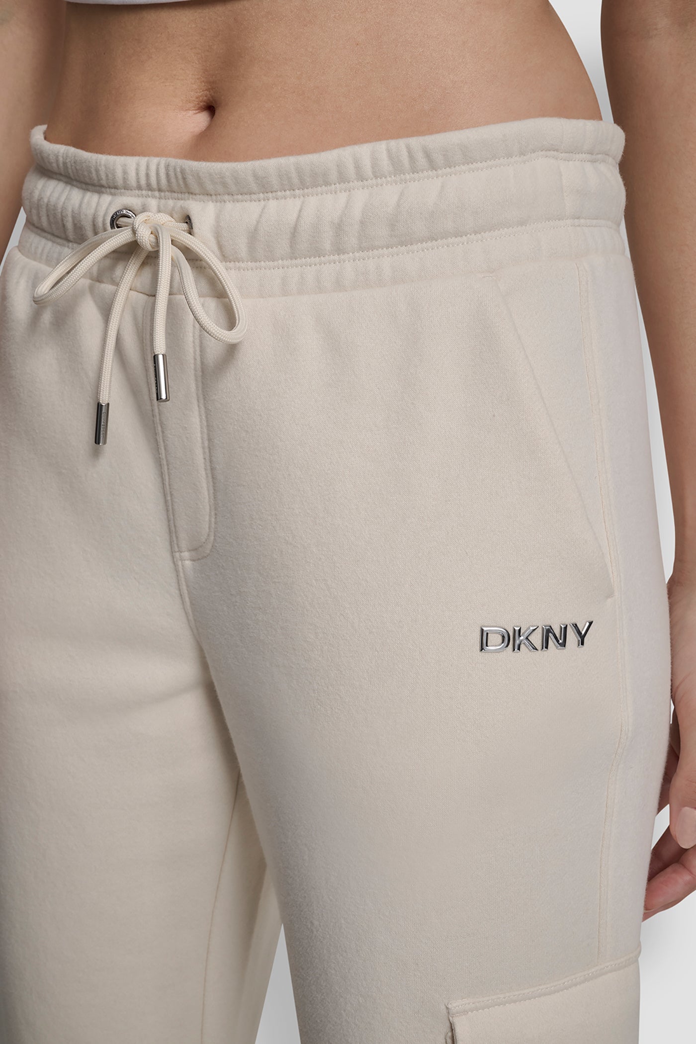 METALLIC BUBBLE LOGO SLIM FIT FLEECE CARGO JOGGER