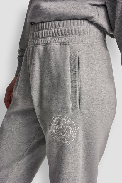 COLLEGIATE MEDALLION HIGH-RISE LOGO RELAXED JOGGER