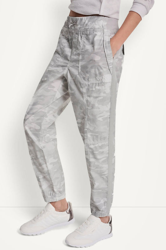 HIGH-RISE SLIM UTILITY JOGGER
