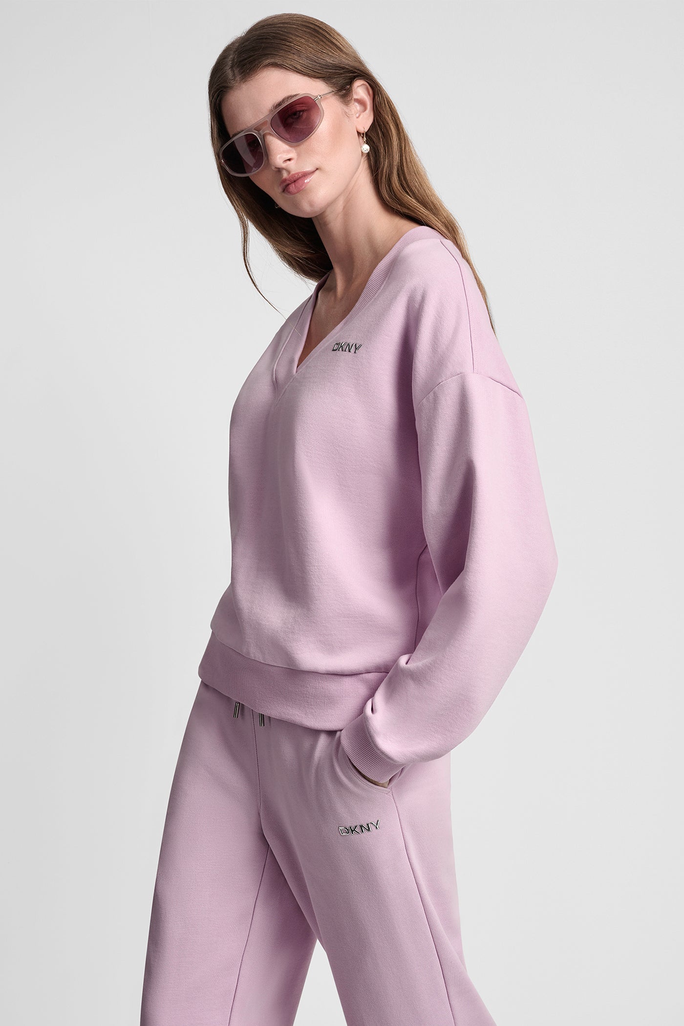 METALLIC BUBBLE LOGO V-NECK PULLOVER