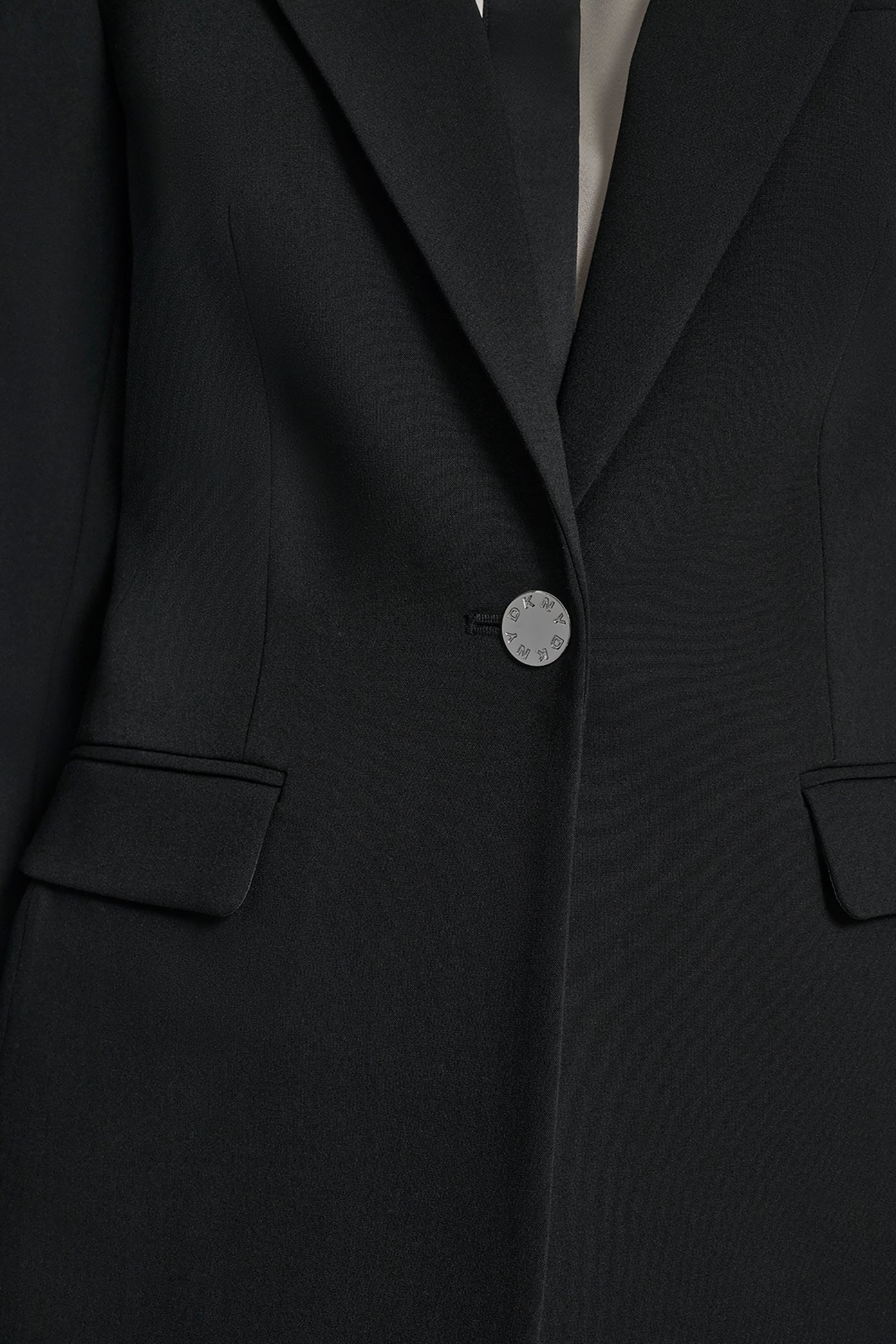 SINGLE BUTTON BLAZER