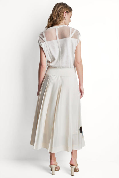 SLEEVELESS CORSET SEAM SWEATER