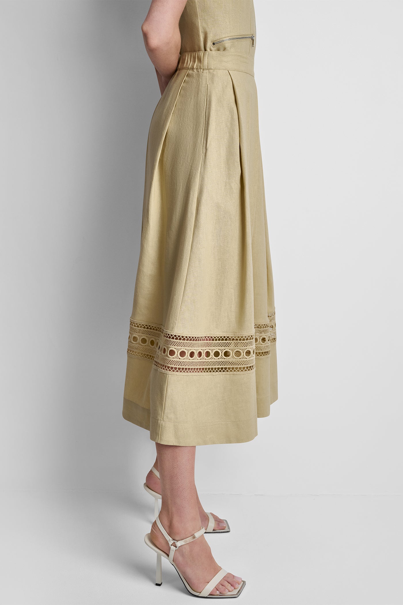 LINEN-BLEND LOOP LACE-TRIMMED PLEATED MIDI SKIRT