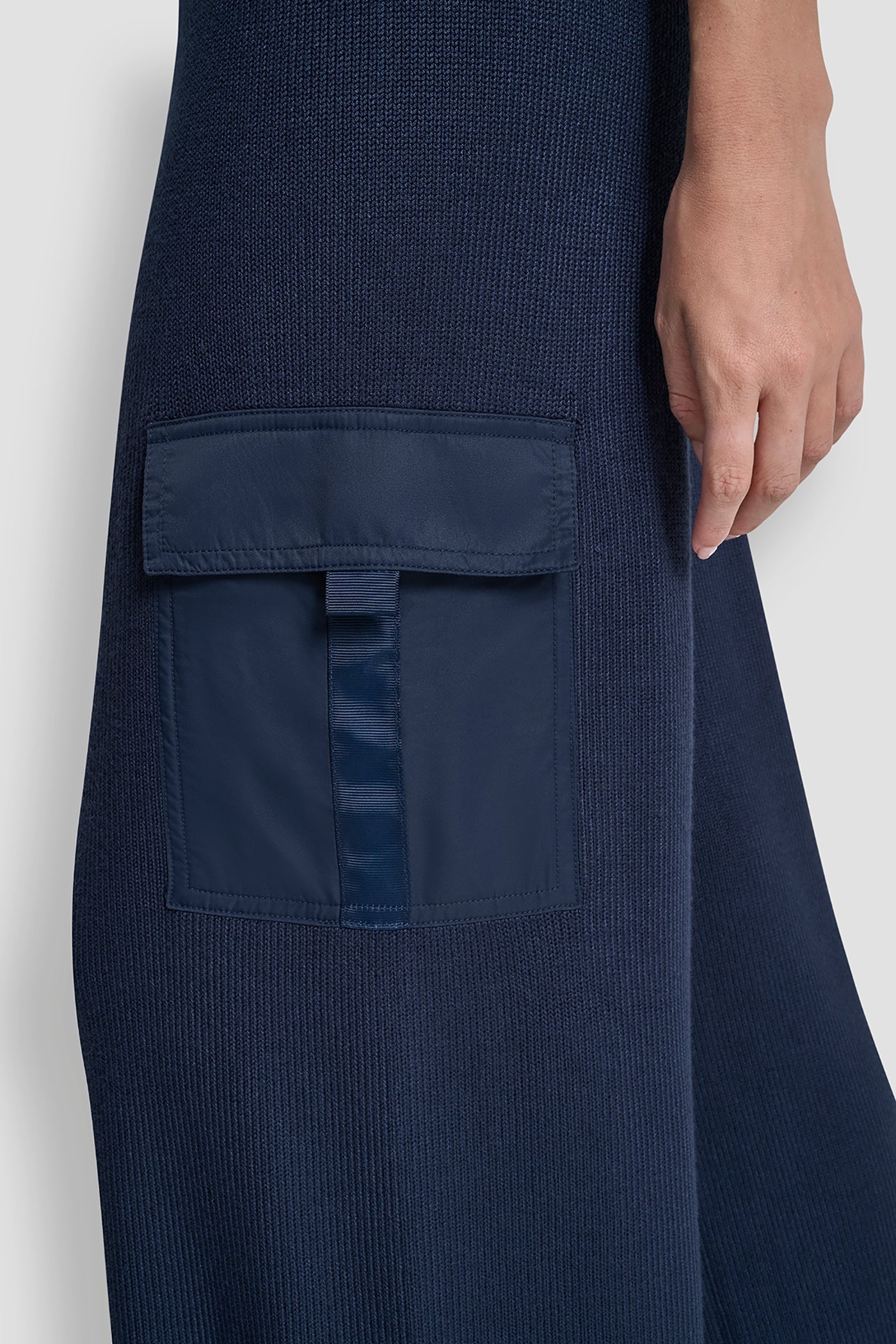 HIGH-RISE CARGO SWEATER PANT