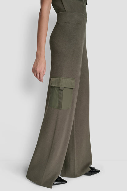 HIGH-RISE CARGO SWEATER PANT