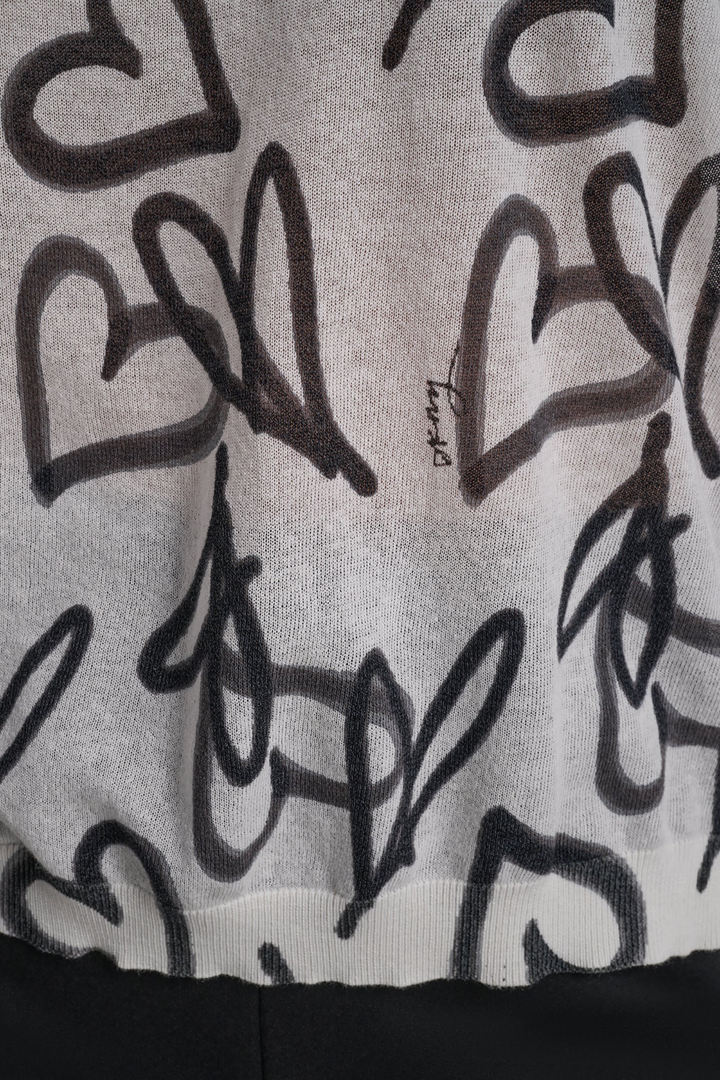 GRAFFITI HEART SWEATER